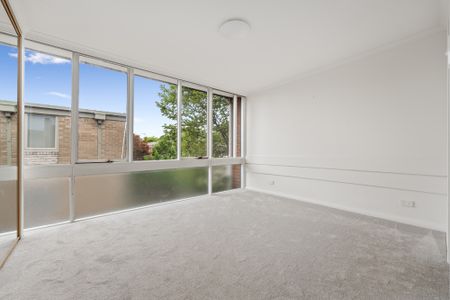 4/13 Grandview Grove, Hawthorn East VIC 3123 - Townhouse For Rent | Domain - Photo 3