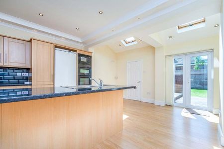 3 bedroom terraced house to rent - Photo 5