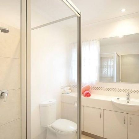 Contemporary Living in the Heart of Cooroy - Photo 3