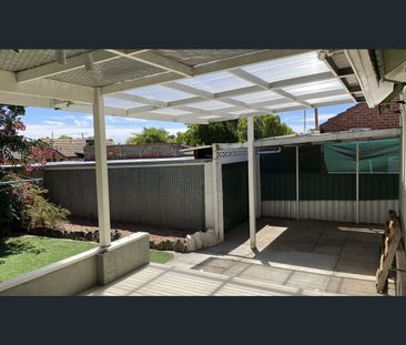 Beautifully presented home in Golden Square, close to all essential... - Photo 5