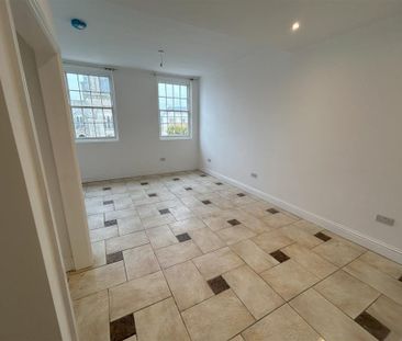 High Street, Honiton - Photo 1