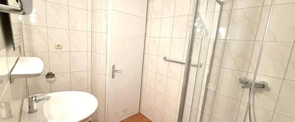 Frisch renovierte 3-Zimmer-Wohnung – Balkon – 6. OG – Nähe DEZ - Photo 1
