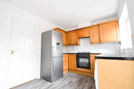 2 bedroom semi-detached house to rent - Photo 5