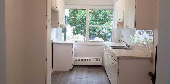 3 1/2 Renove Chauffage Eau Chaude Invlus Entrée Laveuse Secheuse - Photo 2