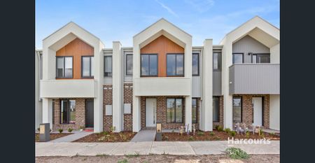 Brand New with 3 Bathrooms! - Photo 4