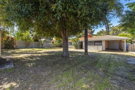 Charming Home in Super Central Mandurah Location - Photo 3