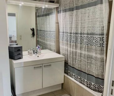 A LOUER : F2 avec 40 M² de terrasse - Photo 2