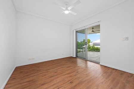 Beautifully Presented, this Lovely Unit Offers A Comfortable & Convenient Lifestyle. - Photo 5