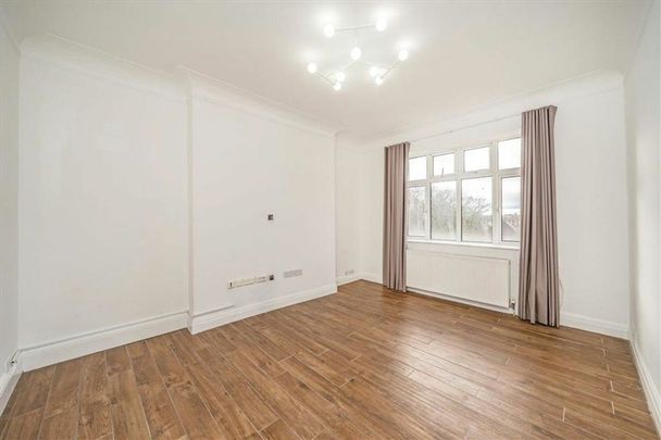 Shoot Up Hill, Cricklewood, NW2 - Photo 1