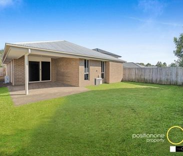 Lowset family home only a short stroll away from Daybreak park! - Photo 1