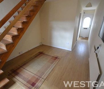 3 Bed - Blenheim Gardens, Reading - Photo 2