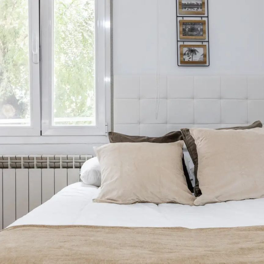 Room in a shared 5-bedroom apartment for rent in Valdezarza - Foto 1