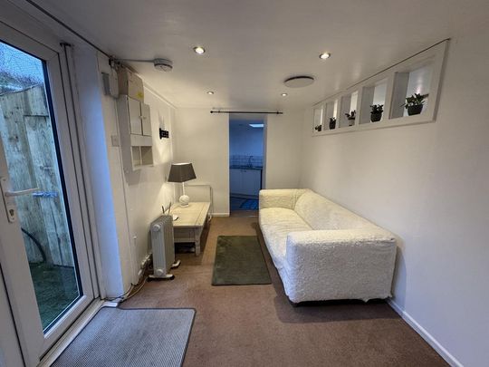 1 bedroom house to rent - Photo 1