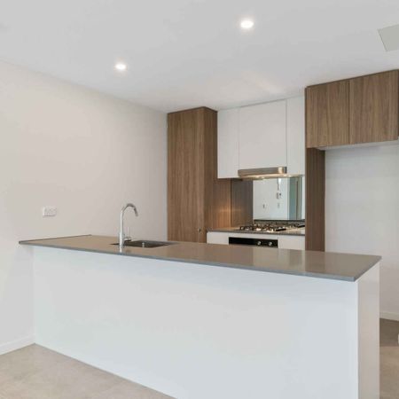 Modern & Spacious - Photo 3