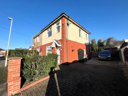 3 bedroom semi-detached house to rent - Photo 4