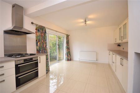 17, New Adel Avenue, Adel, Leeds, LS16 6BE - Photo 5