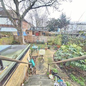 Studio Flat, Camden Road, NW1 - Photo 2