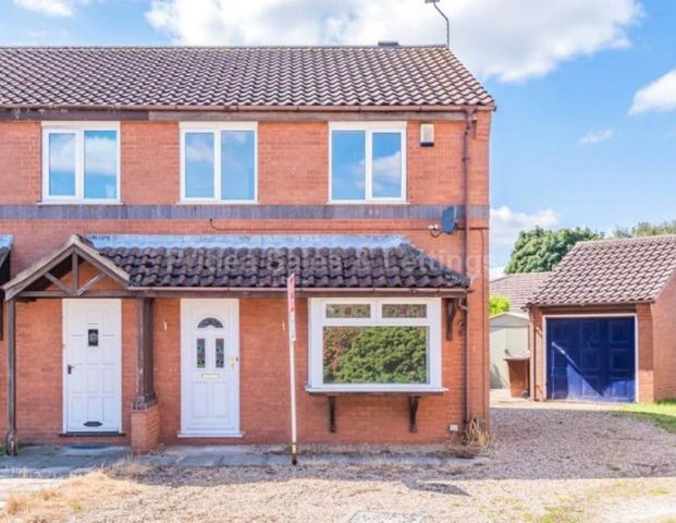 3 bedroom semi-detached house to rent - Photo 1