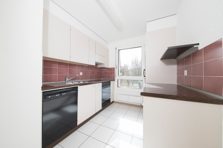 Grosszügige 2.5-Zimmerwohnung an zentraler Lage - Photo 2