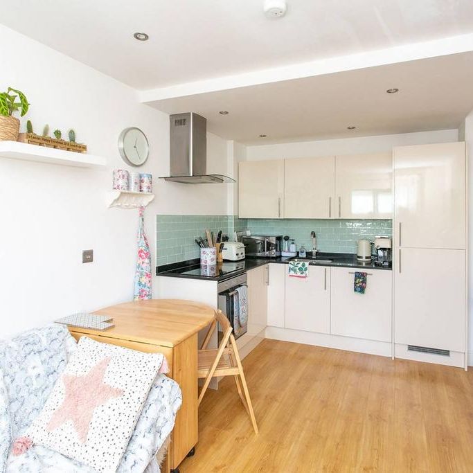 1 bedroom flat to rent - Photo 1