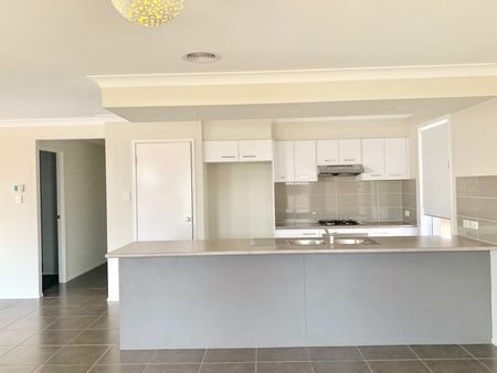 26 Wallis Avenue, Mittagong NSW 2575 - House For Rent | Domain - Photo 4