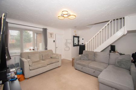 3 bedroom semi-detached house to rent - Photo 2