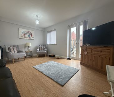 Arundel Court - Photo 3