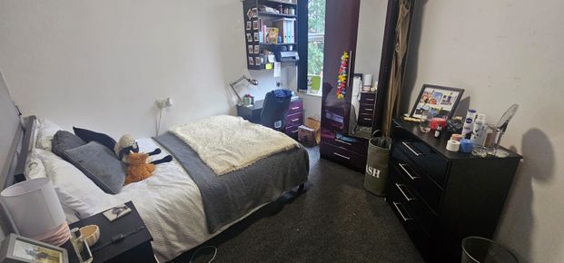 8 Bed - 11 Headingley Avenue, Headingley, Leeds - LS6 3ER - Student - Photo 1