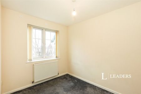 3 bedroom house to rent Pyms Lane, Crewe, Cheshire, CW1 - Photo 3