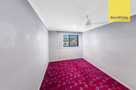 Spacious Five Bedroom 2-Storey Family Living In Leafy Pocket - Photo 3