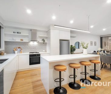 Stylish Three-Bedroom Townhouse in a Prime Notting Hill Location. - Photo 5
