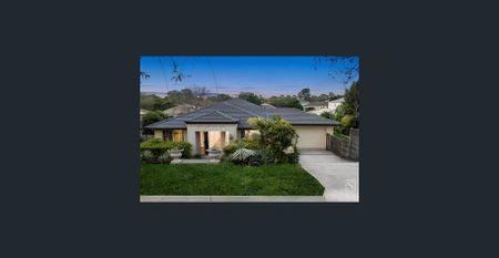 Welcome to 8 Brigalow Close... - Photo 3