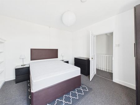 1 BED Apartment To rent - Photo 4