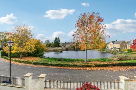 Wyatt Drive, Barnes, London, SW13 - Photo 2