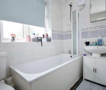 Byfleet, Surrey, KT14 - Photo 1