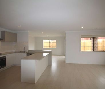 25 Badminton Court, Marshall - Photo 6