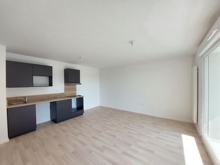 location Appartement T3 DE 62.17m² À JOUE LES TOURS - Photo 3