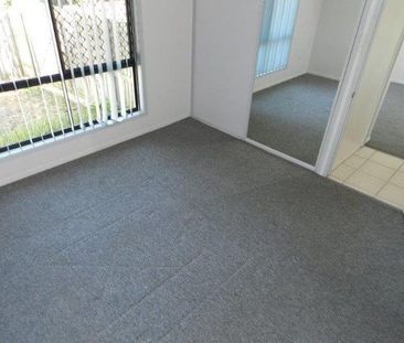 3 BEDROOM DUPLEX WITH PLENTY OF ROOM - Photo 1