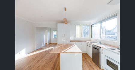 Neat and tidy in sought after location - Photo 3