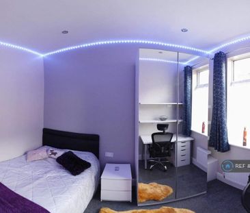 4 bedroom terraced house to rent - Photo 5