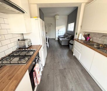 5 bedroom house of multiple occupation to rent - Photo 5