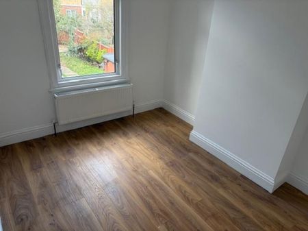 2 Bedroom House - Terraced To Let - Photo 4