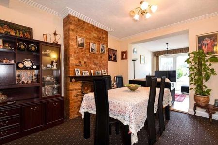 South Harrow, HA2 - Photo 3