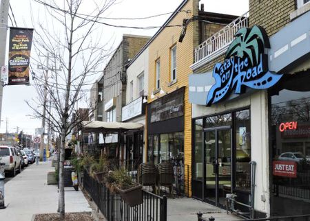 For Lease - 823 Millwood Road Unit# 4, Toronto, Ontario - Photo 2