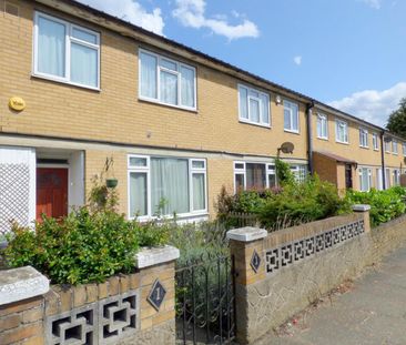 3 bedroom house to rent Freshfield Close, London, SE13 - Photo 6