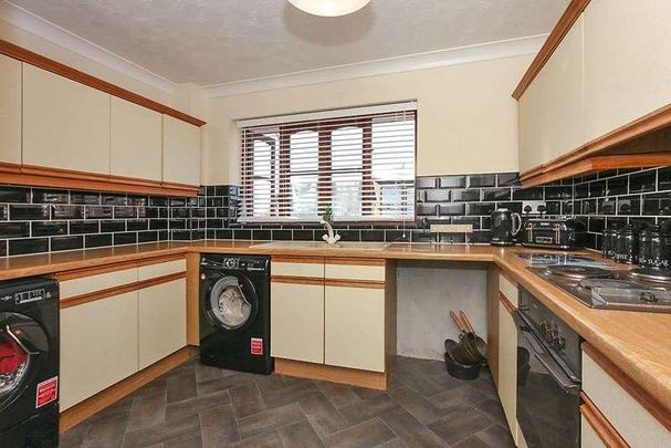 Alexander Court, Chalkwell Road, Sittingbourne, Kent, ME10 - Photo 1