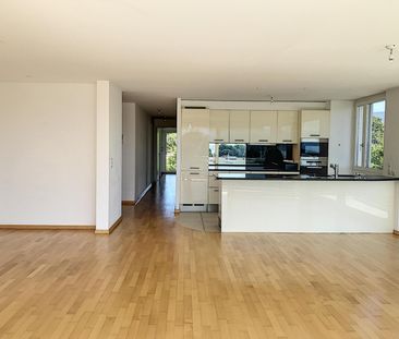 Bel appartement traversant de 4 pièces au 3ème étage avec balcon vu... - Photo 2