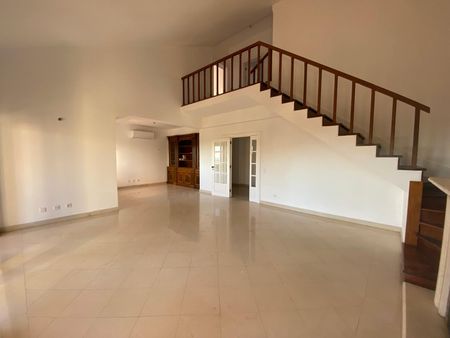 Three-bedroom duplex apartment in a closed condominium in Cascais - Photo 4