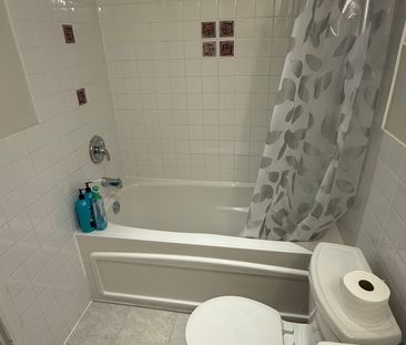 For Lease - 187 Mill Street, Richmond Hill, Ontario - Photo 1