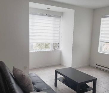 Superbe condo 4 1/2 à louer - Photo 2